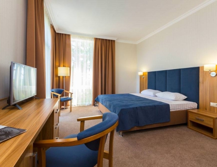 Люкс семейный (с завтраком) - Отель «Золотой якорь» Гудаута