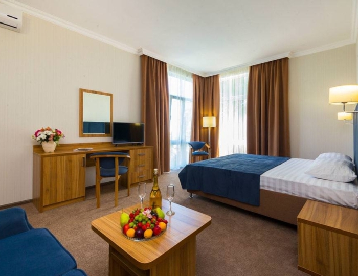 Люкс семейный (с завтраком) - Отель «Золотой якорь» Гудаута