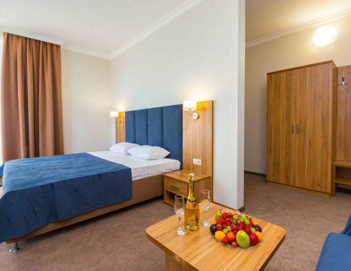 Люкс семейный (с завтраком) - Отель «Золотой якорь» Гудаута