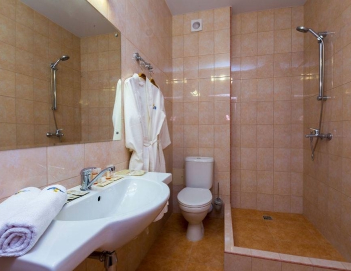 Люкс семейный (с завтраком) - Отель «Золотой якорь» Гудаута