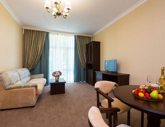 Делюкс 2-комнатный (с завтраком) - Отель «Золотой якорь» Гудаута