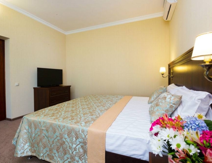 Делюкс 2-комнатный (с завтраком) - Отель «Золотой якорь» Гудаута